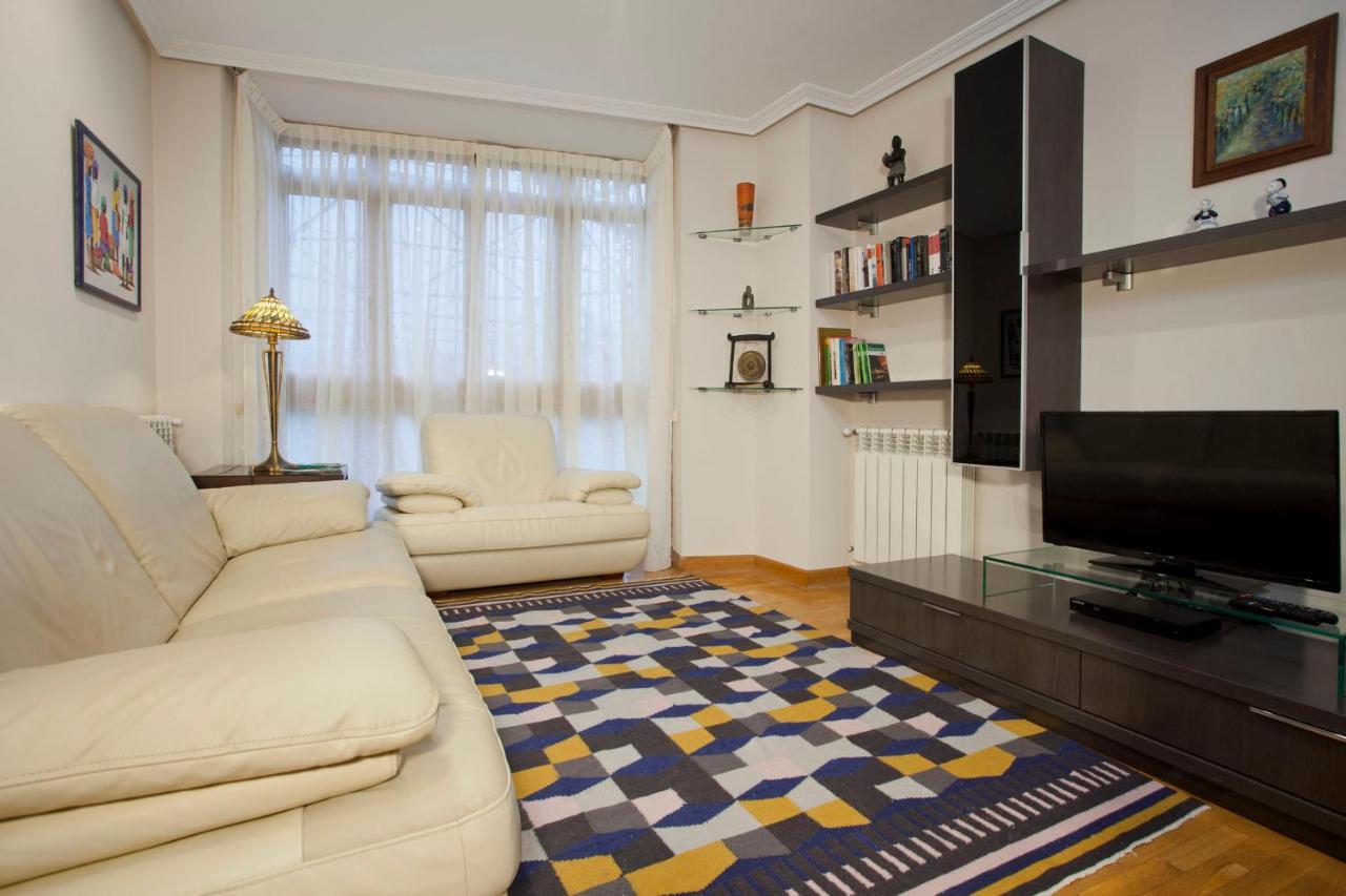 Apartamento De La Casona De Riomera اوفيدو المظهر الخارجي الصورة